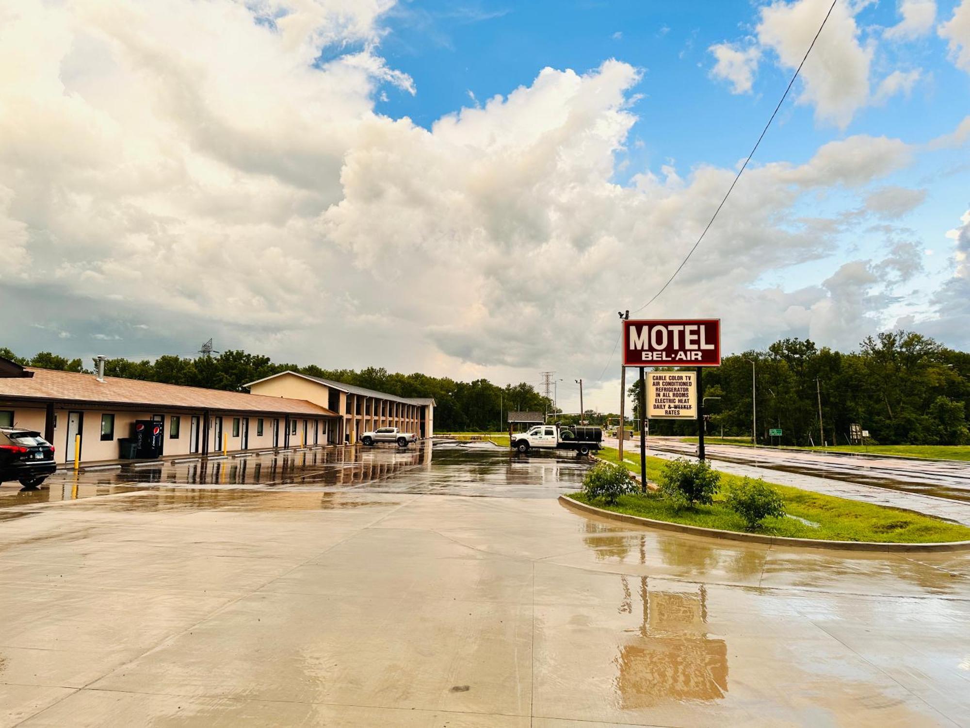 Bel Air Motel Wood River Exterior photo